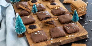 Beitragsbild des Blogbeitrags Schoko Lebkuchen gefüllt mit Pflaumenmus 