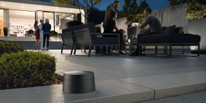 Beitragsbild des Blogbeitrags devolo dLAN WiFi Outdoor im Test: der Rasenmäher surft im Internet 