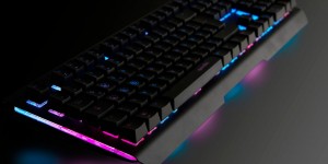 Beitragsbild des Blogbeitrags Mechanisierte Macht in Metall: Speedlink IZERIS – Gaming-Tastatur mit semi-mechanischen Tasten