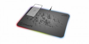 Beitragsbild des Blogbeitrags Volle Energie für Gamer und Smartphones – Gaming-Mauspad mit induktiver Ladefunktion