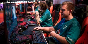 Beitragsbild des Blogbeitrags Spannende Duelle im deutschen Hochschul-E-Sport: Anmeldung zur Sommersaison 2020 der Uniliga gestartet