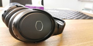 Beitragsbild des Blogbeitrags Cooler Master MH670 Wireless Gaming Headset im Test: endlich ein gutes und günstiges Wireless Headset? 