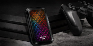 Beitragsbild des Blogbeitrags Adata bringt externe SSD SE770G mit RGB auf den Markt