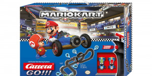 Beitragsbild des Blogbeitrags Wir verlosen eine Carrera Nintendo Mario Kart – Mach 8 – Rennbahn 