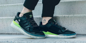 Beitragsbild des Blogbeitrags Xbox und adidas designen Sneaker zum 20-jährigen Geburtstag der Konsole 