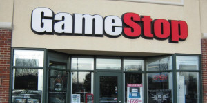 Beitragsbild des Blogbeitrags GameStop: Zwei gebrauchte Games eintauschen und PS5 Speichererweiterung zum Spitzenpreis sichern 