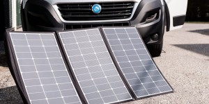 Beitragsbild des Blogbeitrags Autarkie-Booster No.1: Solartasche fürs Wohnmobil 