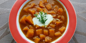 Beitragsbild des Blogbeitrags Kürbisgulasch