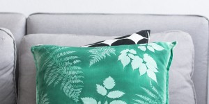 Beitragsbild des Blogbeitrags Sunprint – Wie du mithilfe der Sonne ganz einfach tolle Muster auf Stoff druckst 