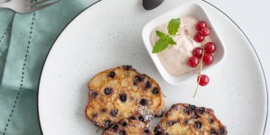 Beitragsbild des Blogbeitrags Mein neues Lieblings-Sommerrezept: Heidelbeer-Topfen-Nocken mit Preiselbeerschaum