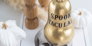 Beitragsbild des Blogbeitrags Halloween Deko in Gold + Free Printables zum Gruseln