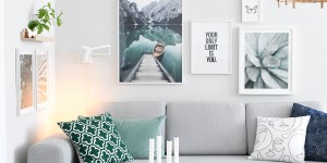 Beitragsbild des Blogbeitrags Lass dich inspirieren: Bilderwand gestalten mit Posterstore.at