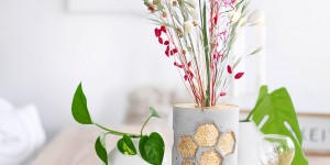 Beitragsbild des Blogbeitrags DIY: Honeycomb Vase aus Beton selber gießen
