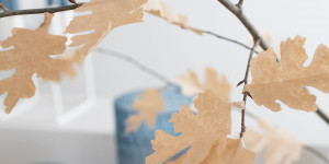 Beitragsbild des Blogbeitrags DIY | Herbstlaub das ewig hält: Blätter aus Kaffeefilter