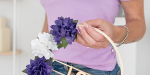 Beitragsbild des Blogbeitrags Für immer schön #1: Einfache Papierblumen aus Seidenpapier selber basteln