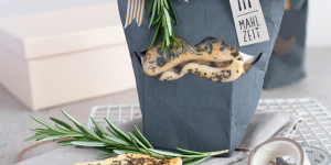 Beitragsbild des Blogbeitrags Upcyling zum Vatertag: Milchtüte als DIY Geschenkverpackung