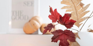 Beitragsbild des Blogbeitrags Herbstdeko fürs Wohnzimmer: Deko-Farn aus Papier 