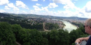 Beitragsbild des Blogbeitrags Revue einer Kulturfolgerin: Adria? Himalaya? Schweden? Im Juli Linz!