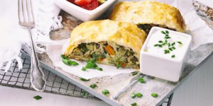 Beitragsbild des Blogbeitrags Gemüsestrudel – ein hübsch getarnter Resteverwerter
