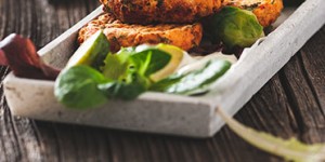 Beitragsbild des Blogbeitrags Forellenlaibchen mit Kohlsprossen und leichter Joghurt-Sauce-Tartare
