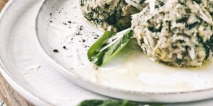 Beitragsbild des Blogbeitrags Spinatknödel – ein Resteverwerter deluxe