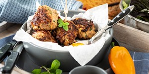Beitragsbild des Blogbeitrags Würzige Kartoffel-Fleischbällchen mit Käse