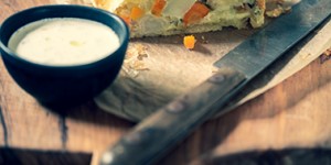 Beitragsbild des Blogbeitrags Einfacher Gemüsestrudel mit Dip