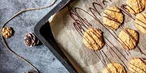 Beitragsbild des Blogbeitrags Gesunde Kekse mit Einkorn (leckere Weihnachtsplätzchen)