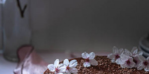 Beitragsbild des Blogbeitrags Einfache und saftige Schokotorte zum Muttertag