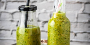 Beitragsbild des Blogbeitrags Grüner Smoothie mit Gurke und Obst 