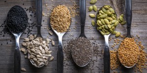 Beitragsbild des Blogbeitrags Seed Cycling – natürlich in Hormonbalance