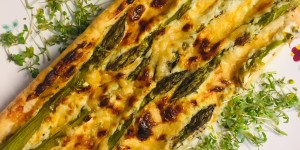 Beitragsbild des Blogbeitrags Spargeltarte mit Ricotta oder Frischkäse 