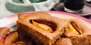 Beitragsbild des Blogbeitrags Flaumiger Pflaumenkuchen