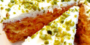Beitragsbild des Blogbeitrags Vegane, zuckerfreie Karottentorte