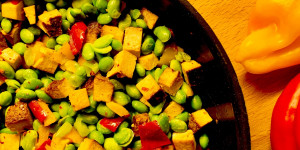 Beitragsbild des Blogbeitrags Bunte Tofu-Pfanne 