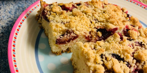 Beitragsbild des Blogbeitrags Zwetschken-Streusel-Kuchen