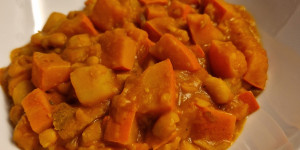 Beitragsbild des Blogbeitrags Mealprep-Bohnen-Kürbis-Eintopf