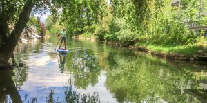 Beitragsbild des Blogbeitrags Vom Stadthafen, die Fischach entlang, auf den Wallersee