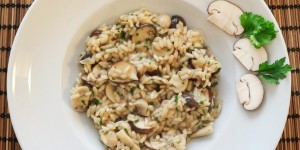 Beitragsbild des Blogbeitrags Risotto ai Funghi (Champignon-Risotto)