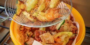 Beitragsbild des Blogbeitrags Fiori di Zucca Fritti (Frittierte Zucchiniblüten)