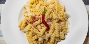 Beitragsbild des Blogbeitrags Pasta con Cavolfiore e Pancetta 