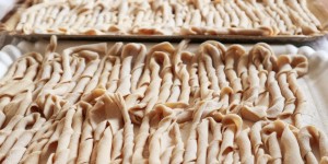 Beitragsbild des Blogbeitrags Sagne Torte (selbstgemachte Pasta)