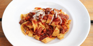 Beitragsbild des Blogbeitrags Pappardelle mit Rinderragout