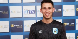 Beitragsbild des Blogbeitrags Saisonleihe: Kamil Grabara zu Huddersfield Town 