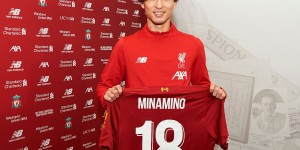 Beitragsbild des Blogbeitrags Erste Bilder: Minamino offiziell in Liverpool vorgestellt