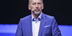 Beitragsbild des Blogbeitrags Peter Moore tritt als Liverpool CEO zurück, Billy Hogan wird Nachfolger