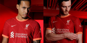 Beitragsbild des Blogbeitrags Offiziell: Liverpool stellt neues Heimtrikot für die Saison 2021/22 vor