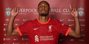 Beitragsbild des Blogbeitrags Nach Alexander-Arnold: Liverpool bindet auch Fabinho langfristig