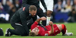 Beitragsbild des Blogbeitrags Leeds United 0:3 Liverpool: Horror-Foul an Elliott überschattet Sieg