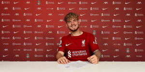 Beitragsbild des Blogbeitrags Liverpool verlängert mit Youngster Harvey Elliott erneut vorzeitig